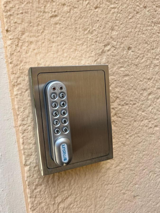 Sehr Schoene Wohnung,Komplett Neu Eingerichtet Limbach-Oberfrohna Екстер'єр фото