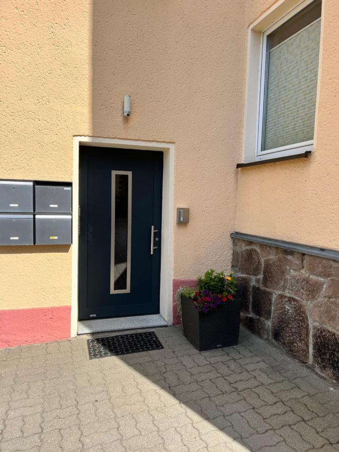 Sehr Schoene Wohnung,Komplett Neu Eingerichtet Limbach-Oberfrohna Екстер'єр фото